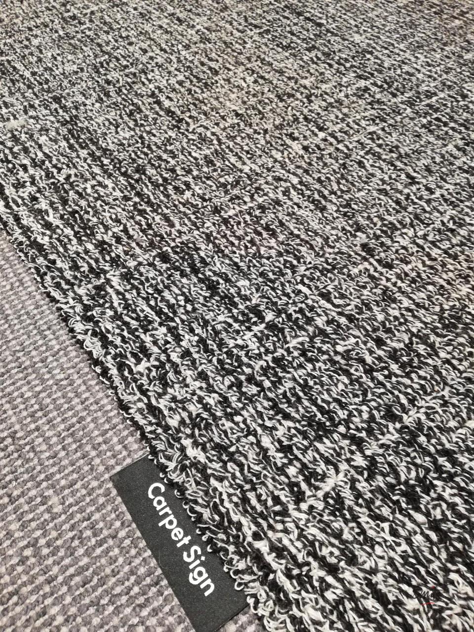 Showroom Carpet Sign Zwart en wit
